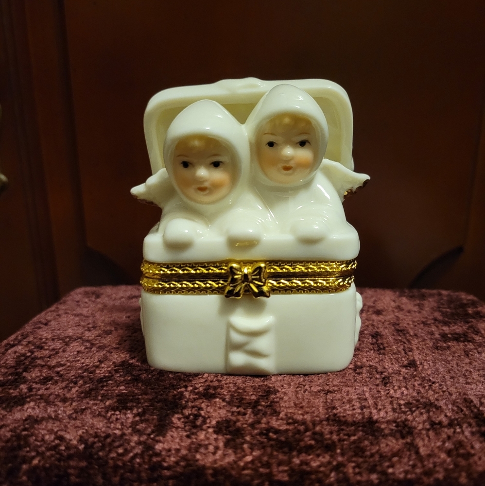 porcelain box